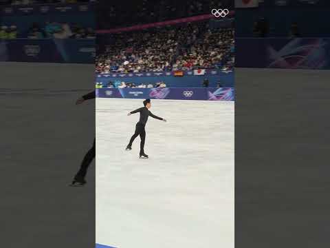 Who can you spot? 👀 The last practice jumps on Olympic ice 🌪️🧊 #MilanFigureSkating