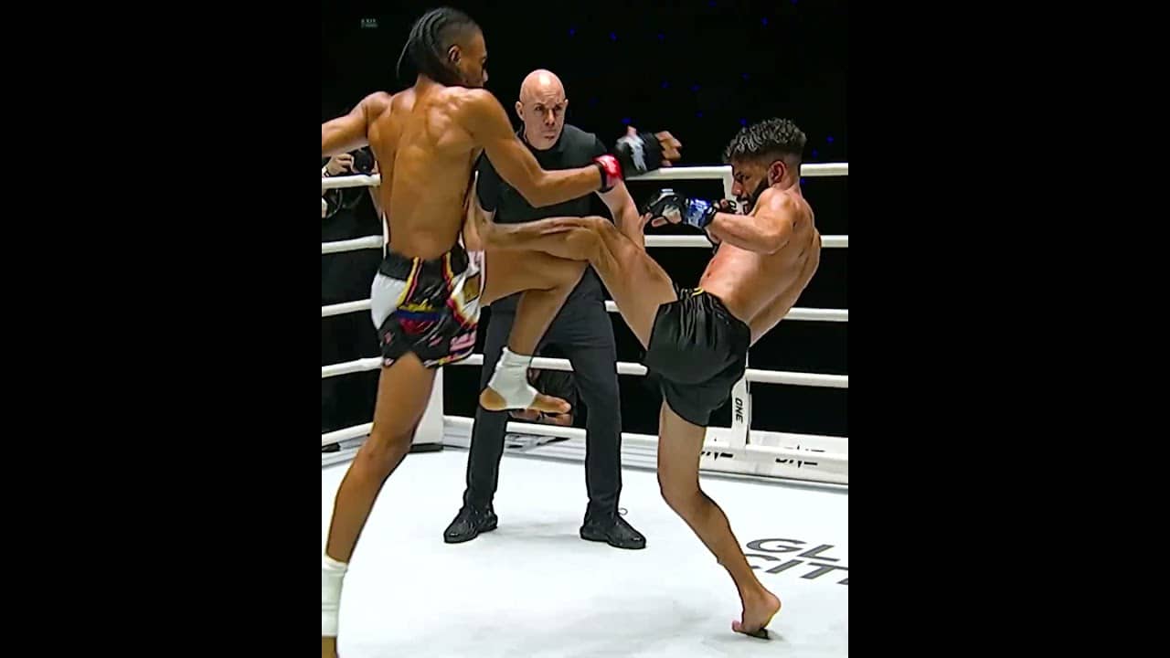 INSANITY 🤯 The striking battle between Johan Estupinan and Zakaria El Jamari was CRAZY!