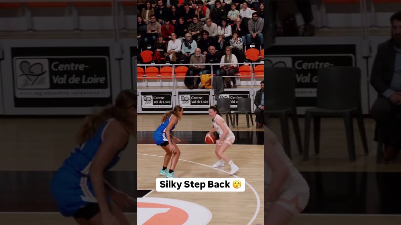 She was too smooth with this step back 🔥 #EuroLeagueWomen
