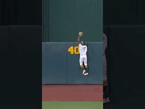 Denzel Clarke makes it look too easy 😮‍💨