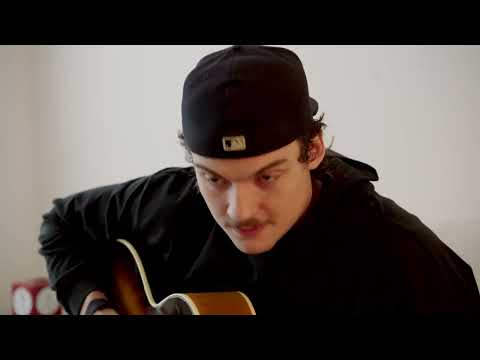 Rempe plays some old-school country music 🎸