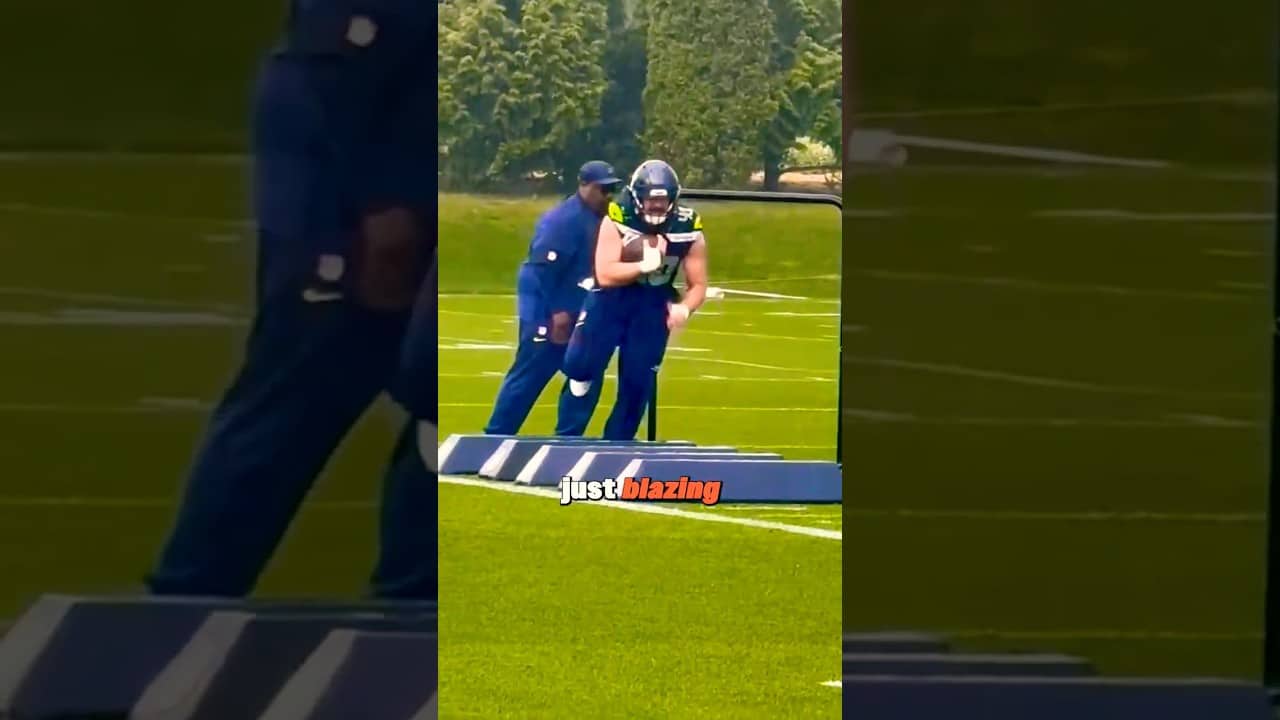 Robbie Ouzts has WHEELS🏃‍♂️💨 #nfl #seahawks #seattleseahawks