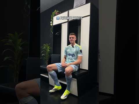 Quickfire with our new signing Emil Holm 🤍🖤 #juventus #shorts #football