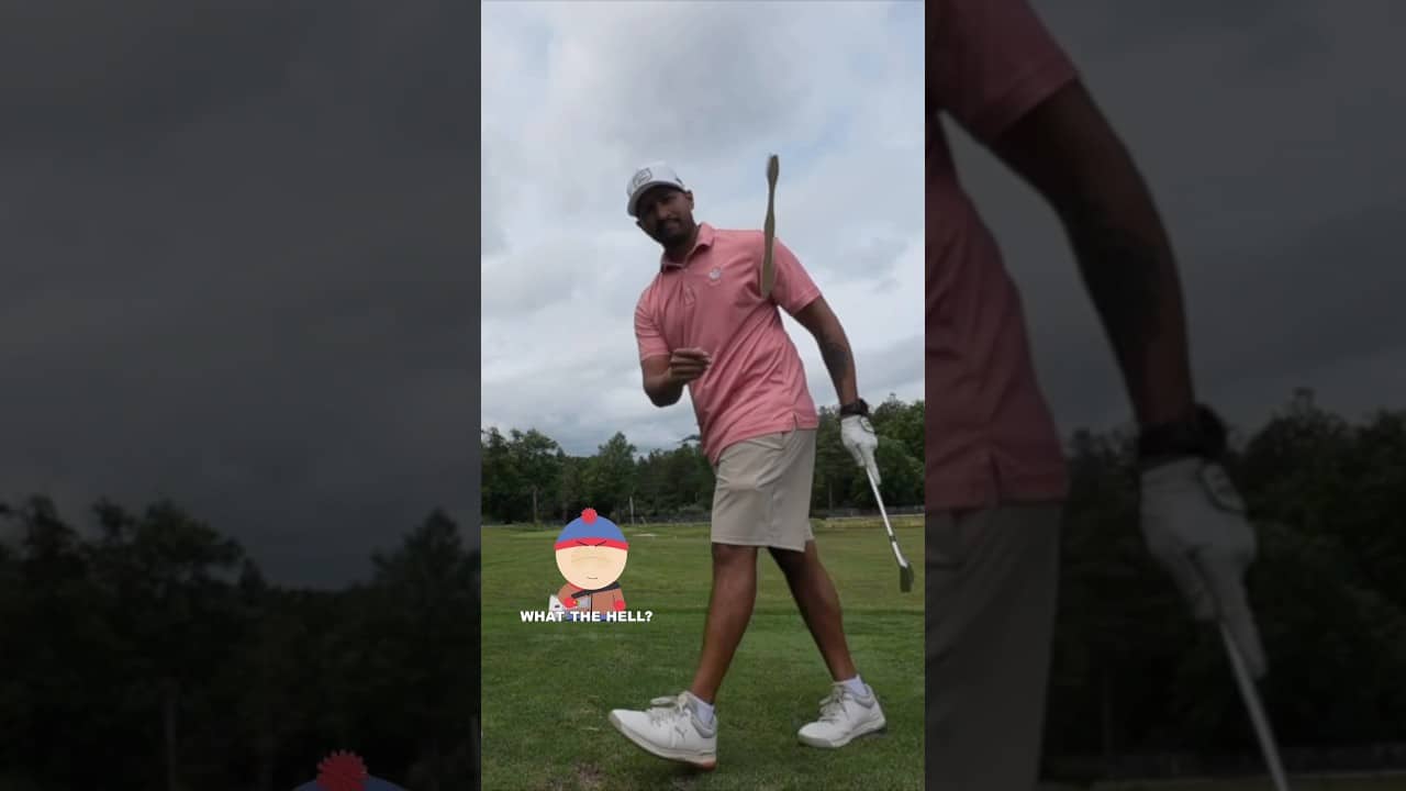 Wild times on the tee box for this Par 3 “T” flip 😬 #shorts