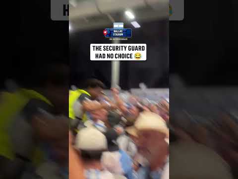 This security guard was caught in Argentina's postgame chants 😂