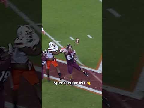 He tipped it back to his teammate π± #virginiatech #accfootball #collegefootball