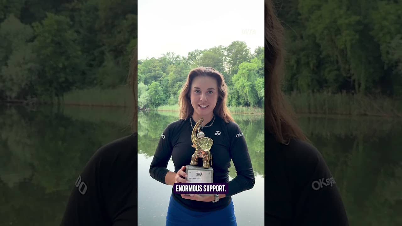 A HUGE thank you to all the fans from the newly crowned Berlin champ, Linda Noskova 🗣️ #tennis