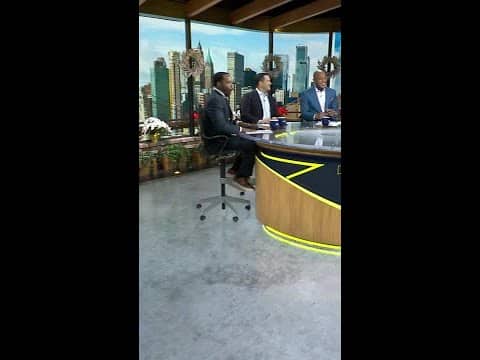 Jeff Saturday is fully in the Christmas spirit 🎄🦌🎅