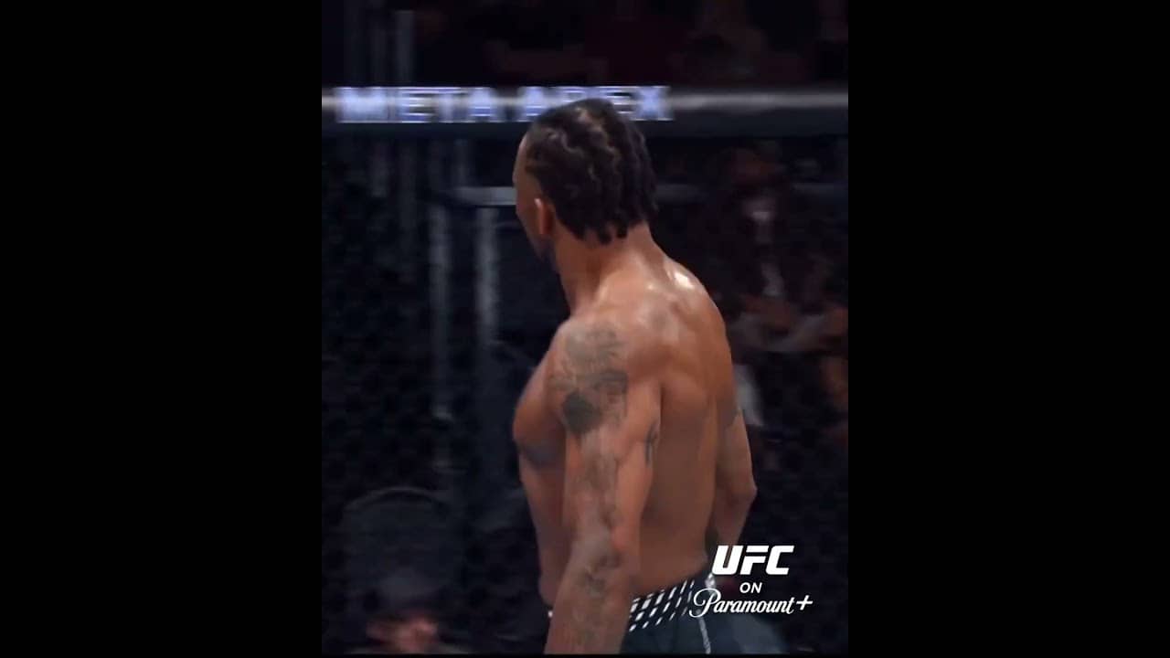 Khaos sends him to the shadow realm! #ufcvegas117