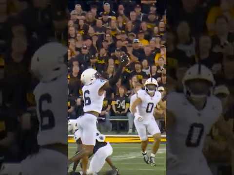 Penn State one-handed pick! 🖐️