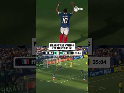 Mbappé reacts to Olise's bicycle-kick attempt 🇫🇷