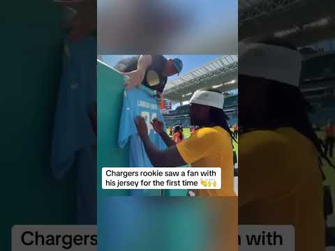 Incredible moment for KeAndre Lambert-Smith 👏 (via @chargers/TT)