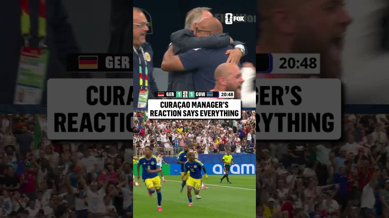 CURAÇAO’S HEAD COACH DICK ADVOCAAT WAS HYPE 🇨🇼