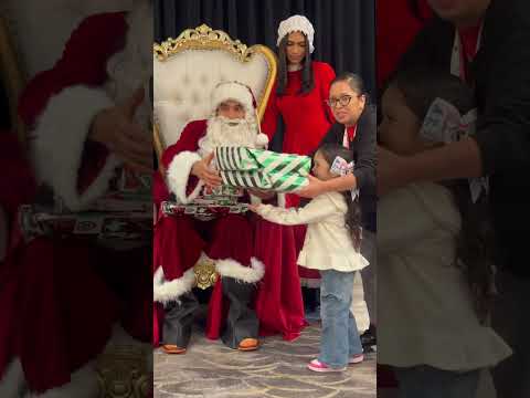 Julian and Harrison gave Santa the day off 🎅 #spurs #nba #christmas