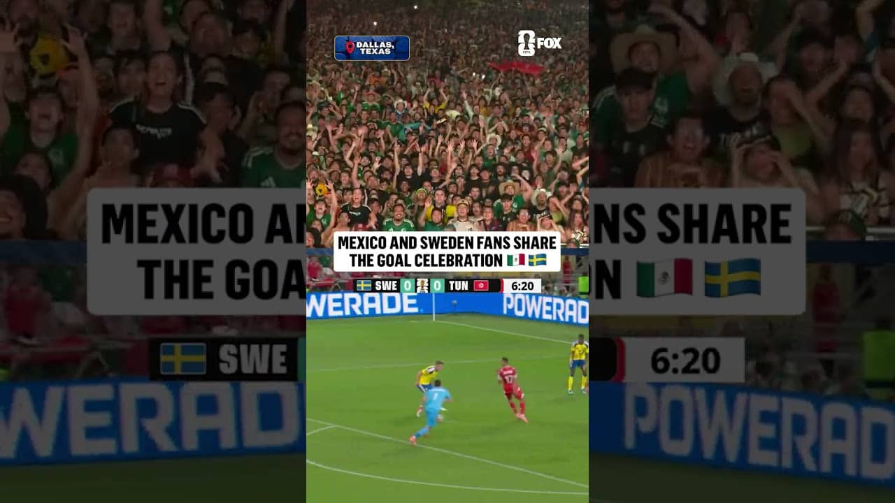 The Mexican faithful showing some love to Sweden after an absolute GOLAZO