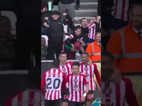 WILSON ISIDOR RESCUES 10-MAN SUNDERLAND 🔥