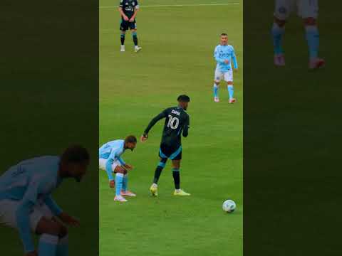 No look needed 😮‍💨 #tekkers #zaha #wilfriedzaha #nolookpass #mls #crystalpalace #galatasaray