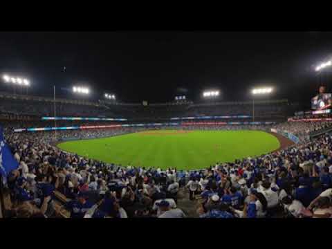 Teoscar Hernández's second home run of the night in 360 DEGREES! 😳