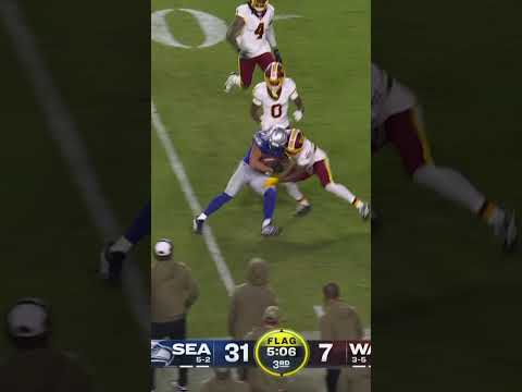 Darnold flicks it to Charbonnet 💪