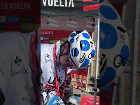 Jay Vine was head to toe in polka dots 🔵⚪️ #cycling #lavuelta