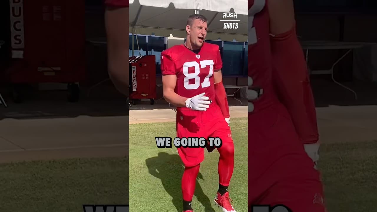 What you see is what you get with Gronk!🤣
