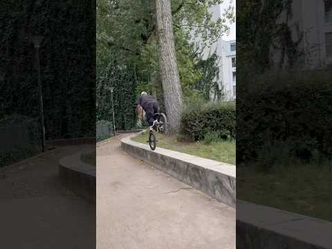 homie got real life cheat codes 😳🤯 #bmx