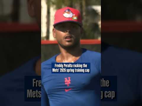 Freddy Peralta rocking the Mets’ spring training hat 🔥🌴