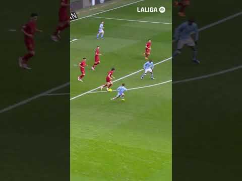 Javi Guerra en acción #celtavalencia | VALENCIA CF