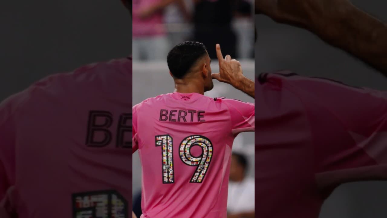 Dos firmas de Berte 🖊️⚽️⚽️