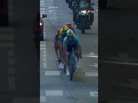 Matteo Trentin wins a thrilling Paris-Tours as the escapees get caught inside the final kilometre! 😯