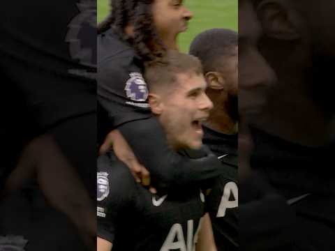 A seventh goal of the season for Micky van de Ven 🎯