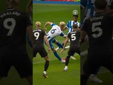 🙌 Trafford with an unbelievable save! 🔥 #mancity #football #shorts #shortsvideo #goals