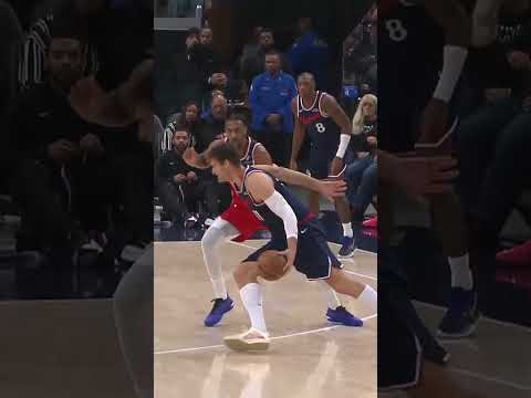 Brook Lopez HAMMER 😱