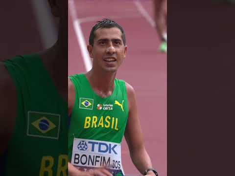 Evan Dunfee gets his first world championship gold in the 35km race walk 🙌 #worldathleticschamps