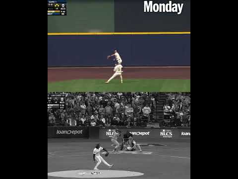 Sal Frelick robbed Max Muncy of a HR in G1. In G2, Muncy hit it where Frelick couldn’t catch it 😳
