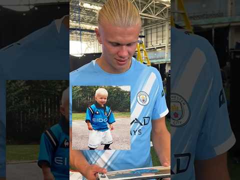 Erling Haaland meets...HIMSELF!? 📸