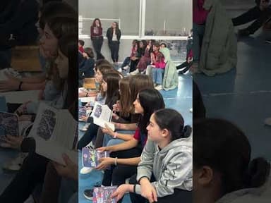 Alma Velasco e Inés Rizo visitan a los alumnos del CEIP 9 d’Octubre de Alcasser | Levante UD
