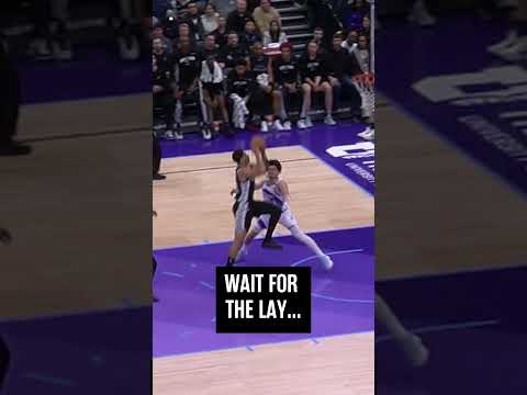 Rook brought out the moves 😮‍💨  #spurs #nba #carterbryant