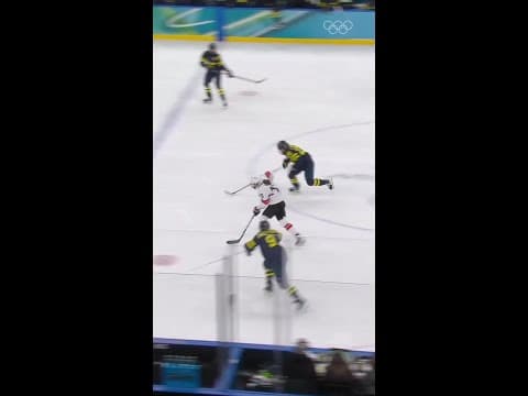 Incredible scenes as Switzerland wins their first women’s ice hockey medal in 12 years!🔥🥉