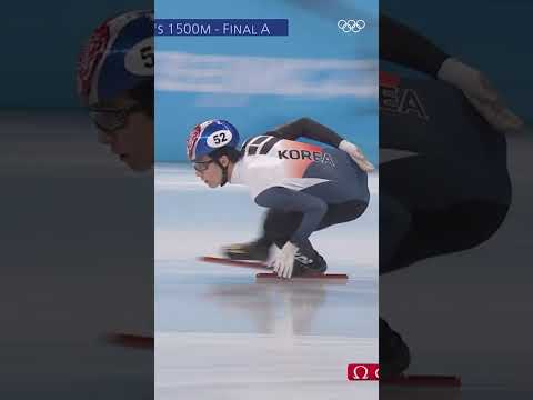 Hwang Daeheon skated to glory in the men’s 1500m short track speed skating event at #Beijing2022.