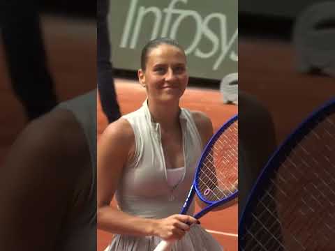 She can dance too💃 #RolandGarros