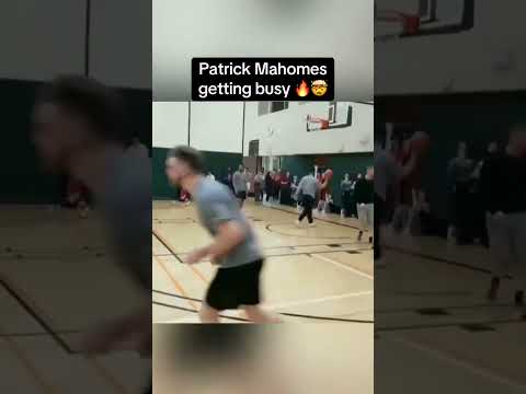 When Patrick Mahomes was giving buckets in pickup 😂🔥 (via FaizJiwani/IG, Kheuzil/X)