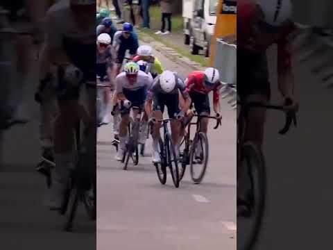 Huge effort! 🚀 De Lie wins a dramatic finale to the Grand Prix de Wallonie with a massive effort 😮