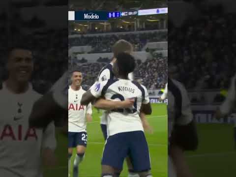 Micky van de Ven provides for Spurs 💪