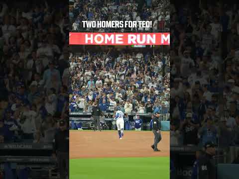 The fans at Dodger Stadium get on their feet for Teoscar Hernández's second homer! 🔊