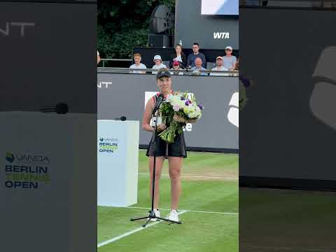 The trophy may be heavy but that doesn’t mean Linda is ready to part ways with it just yet! #tennis
