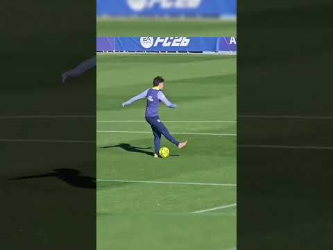 Atlético de Madrid players train barefoot as part of a regenerative recovery routine 🦶⚽