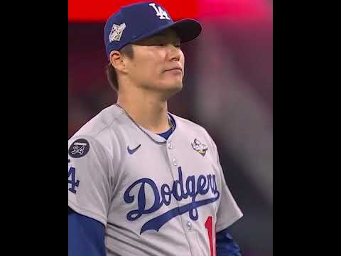 MIGUEL ROJAS CUTS DOWN THE GAME-WINNING RUN AT THE PLATE!! 😱 #WorldSeries