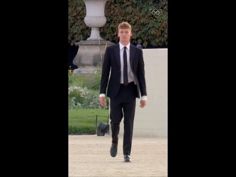 One year ago… Leon Marchand carried the flame for the grand finale of the Games! 🔥  #Olympics #OTD