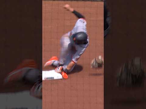 Jung Hoo Lee steals his first base of 2026